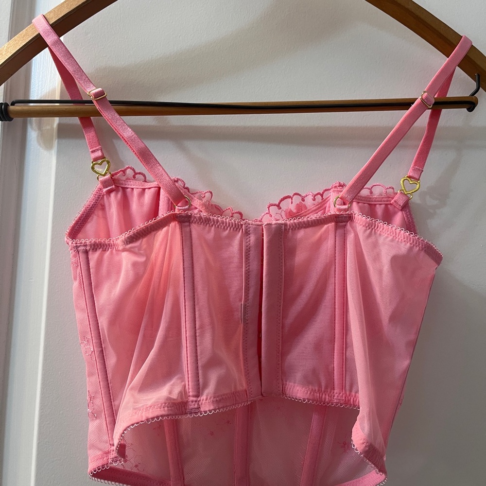 Victoria's Secret Pink Lace corset with V string - Picture 7 of 8